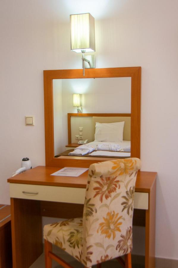 Riviera Perdika Hotel Esterno foto